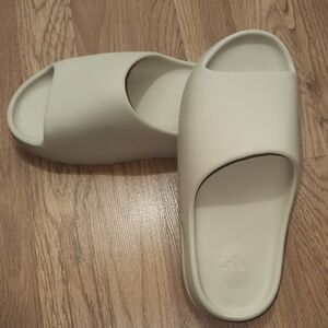 Yezzy Slides Bone Color REPS